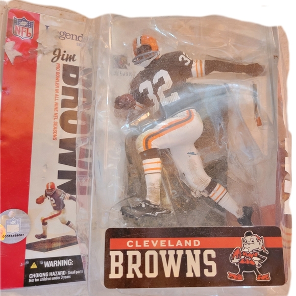 CLEVELAND BROWN NFL LEGENDS - JIM BROWN Football,  Figurine, Collectib - Picture 1 of 10